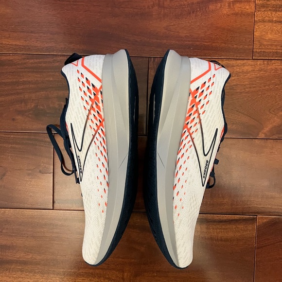 Brooks Levitate running sneakers - Picture 2 of 6